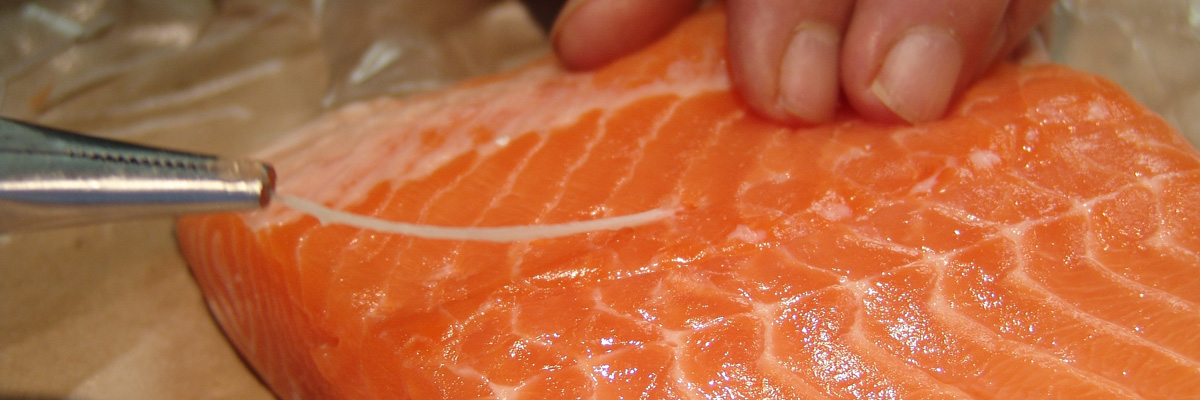 Как быстро очистить филе лосося от костей