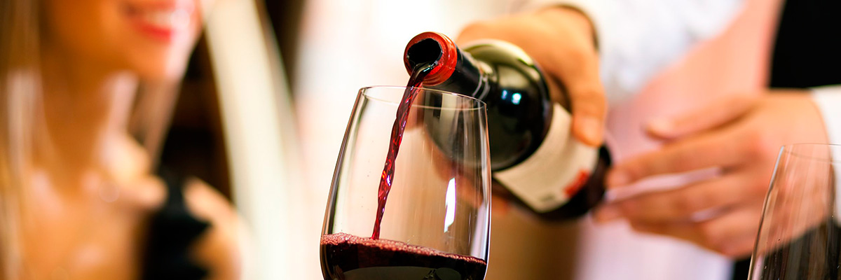 3 главных ресторанных мифа о стоимости вина