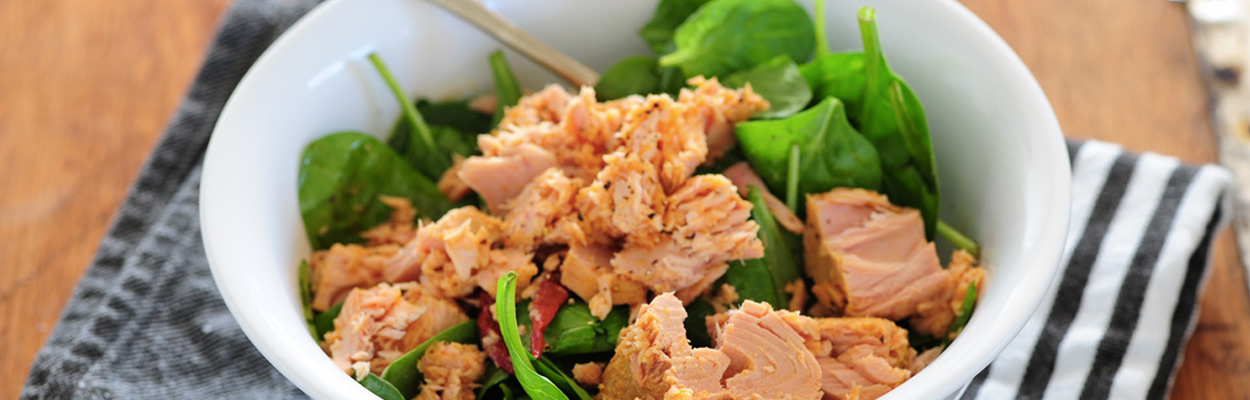 7 аппетитных блюд, которые можно приготовить из банки тунца