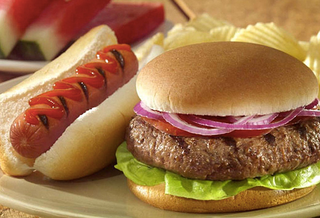 Хот-дог или гамбургер: какой фастфуд менее вреден
