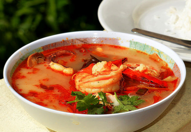 Знаменитый тайский суп: том-ям с креветками