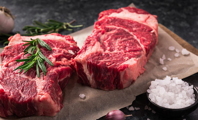 Секреты стейка: когда солить мясо