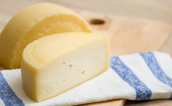 Размягчаем творог и сыр почти готов: варим твердые сорта в домашних условиях