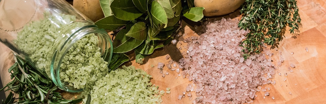 7 простых способов готовить с меньшим количеством соли