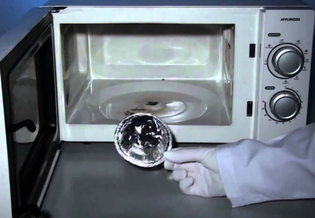 Image result for фольга В МИКРОВОЛНОВКЕ