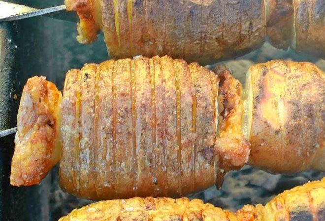 Шашлык из картошки с салом: неожиданно и вкусно