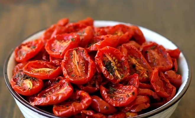 Ставим помидоры в духовку: вкуснота может храниться месяцами