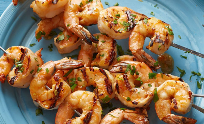 Достаем из морозилки креветки и делаем вкуснейшую еду