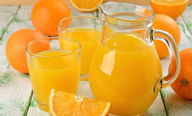 Берем 4 апельсина и получаем целое ведро сока