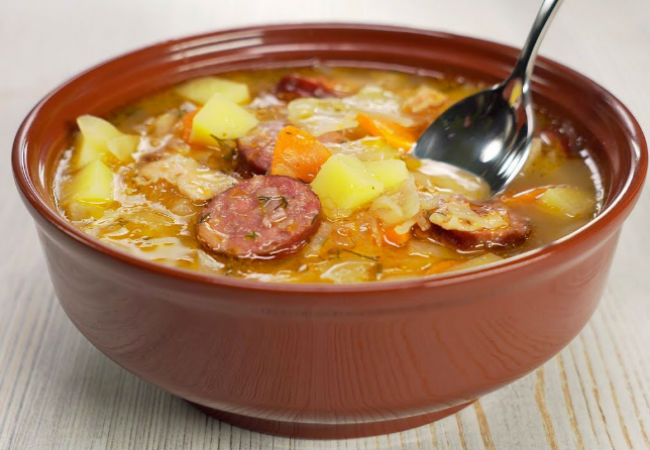 Суп и второе в одной тарелке: капустняк из Польши