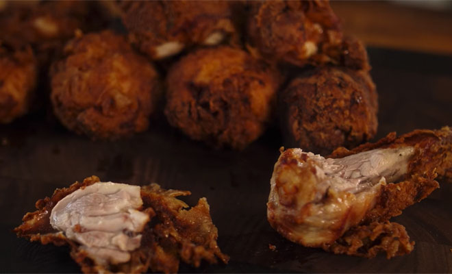Жарим курицу в муке: хрустящая снаружи и сочная внутри