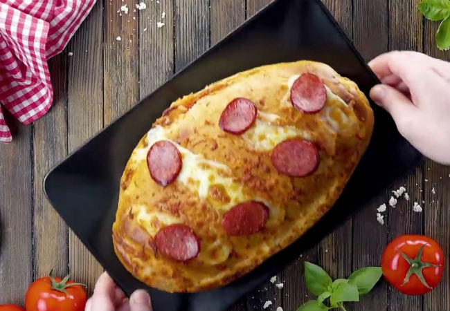 Готовим пиццу в батоне: теста не используем