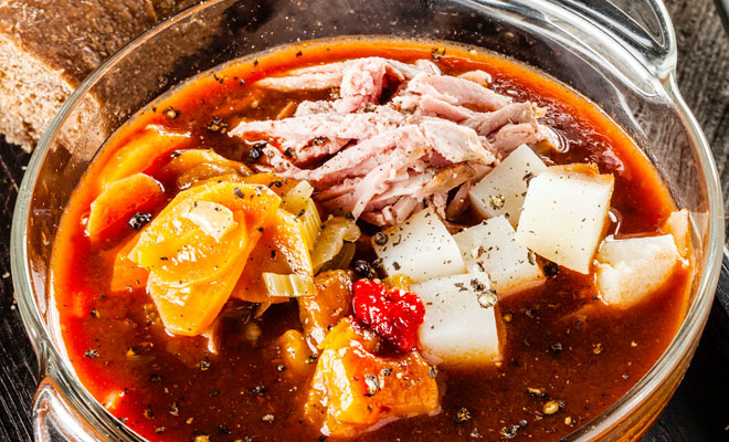 Варим кастрюлю острого супа из 200 граммов утки: вкусно как в ресторане