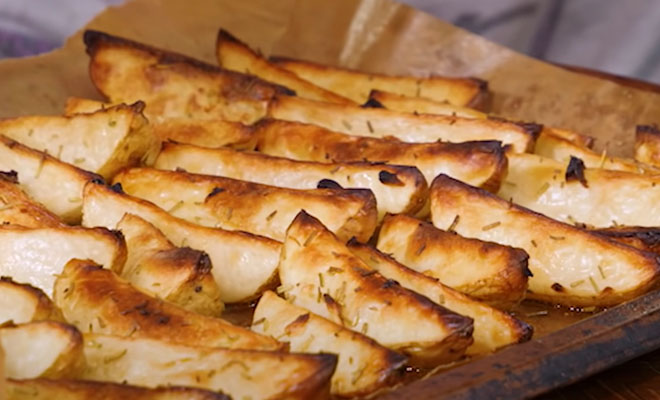 Картофель по деревенски в духовке. Самые вкусные и хрустящие дольки