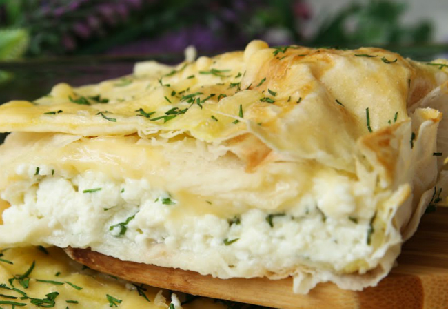 Лаваш стал пирогом: смешали сыр и творог как в хачапури
