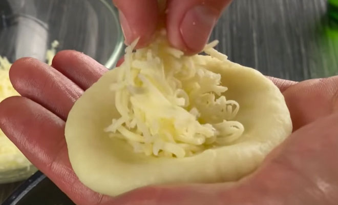 Сырники, но из картошки. Можно есть даже вечером и на гарнир