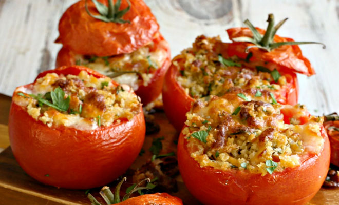 Фаршированные помидоры в духовке: получилось быстрее и сочнее, чем перцы