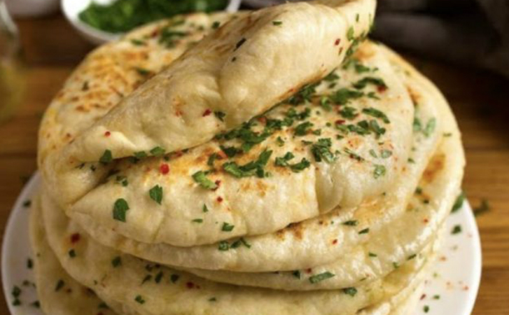 Турецкий хлеб Базлама: буханку из магазина заменяем за 7 минут на домашние лепешки
