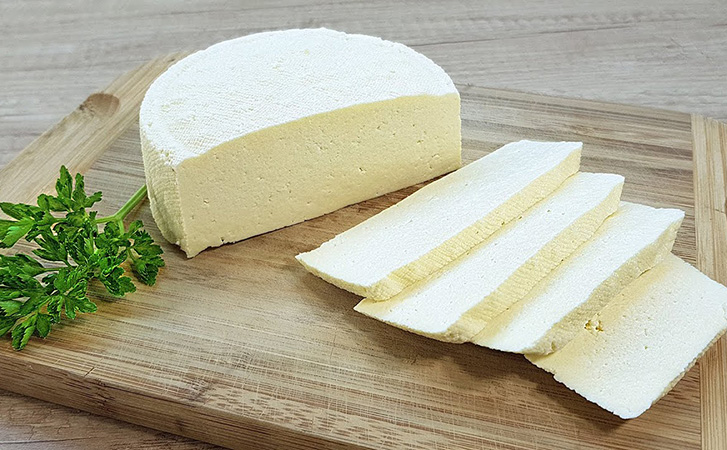 Быстрый рецепт домашнего сыра — всего 10 минут и готово