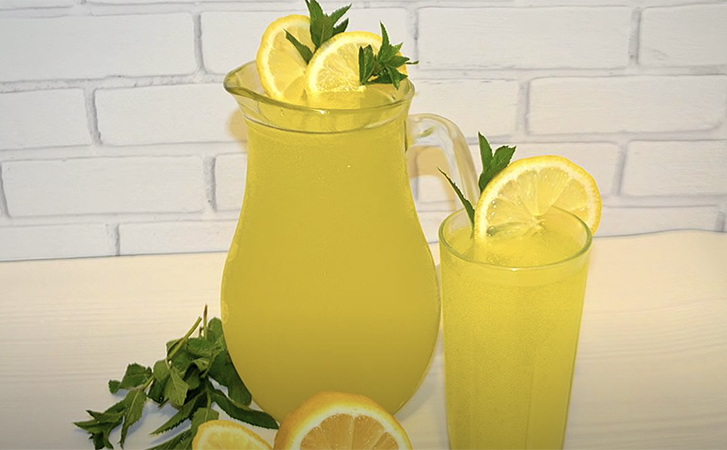 Домашний лимонад по рецепту из турецкого отеля: на 2 литра уйдет всего 1 лимон и 1 апельсин