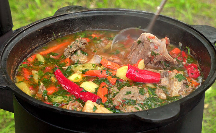 Шурпа в казане: превращаем баранину в главный узбекский суп. Получается с первого раза