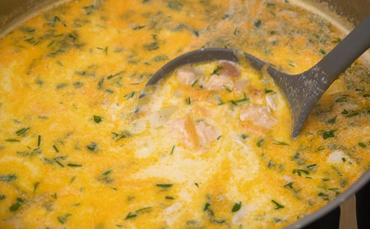 Уха за 20 минут. Обычно рыбный суп готовится долго, но мы управимся не дольше, чем если бы варили макароны