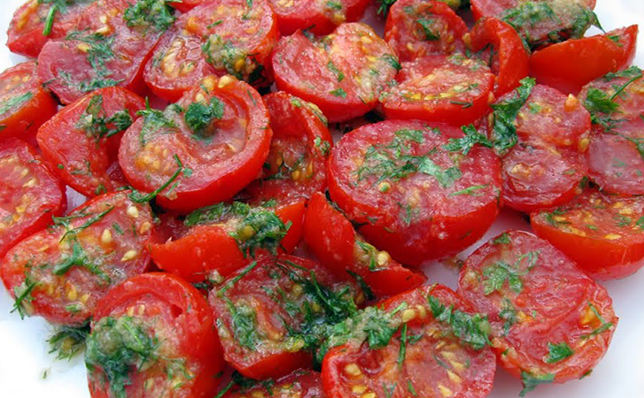 Маринуем помидоры по-корейски за минуты: получается вкуснее салата и солений