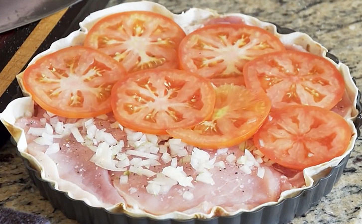 Сочный мясной пирог из лаваша. Ленивый рецепт, когда хочется удивить домашних или гостей, а готовить нет времени