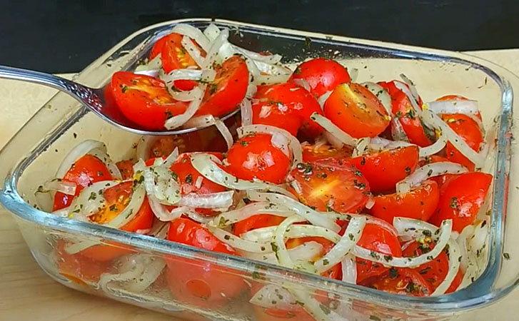 Превращаем помидоры в царскую маринованную закуску. Даже если были не особо вкусными, станут хитом на столе