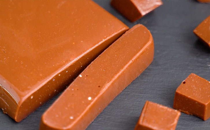 Нагреваем творог и добавляем какао: кремовые конфеты-десерт за 10 минут