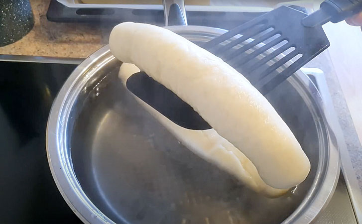 Варим тесто в кипятке, а потом печем. Хитрый способ приготовления хлеба за 25 минут