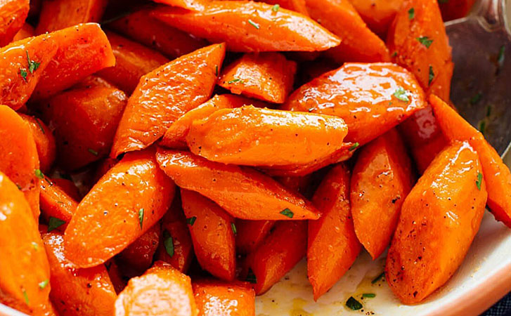 Морковь по-французски: скучный овощ становится изысканным гарниром за 10 минут
