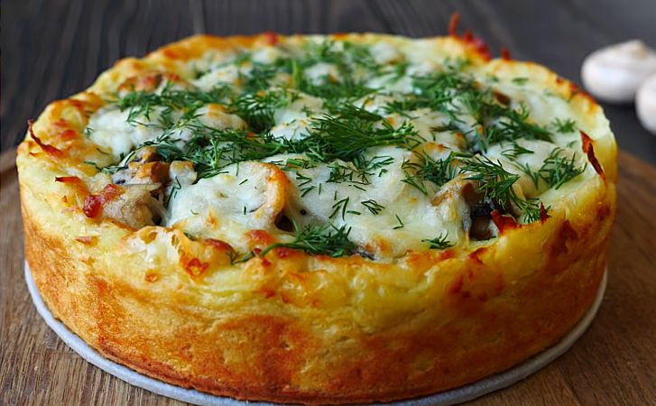 Настоящий пирог из вареного картофеля. Никто не догадается, что здесь за ингредиенты