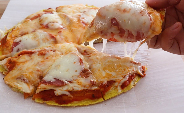 Пицца за 10 минут без печи и духовки: вместо теста используем картошку
