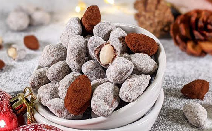 Новогоднее угощение из миндаля: на радость детям превращаем обычные орехи в шоколадные