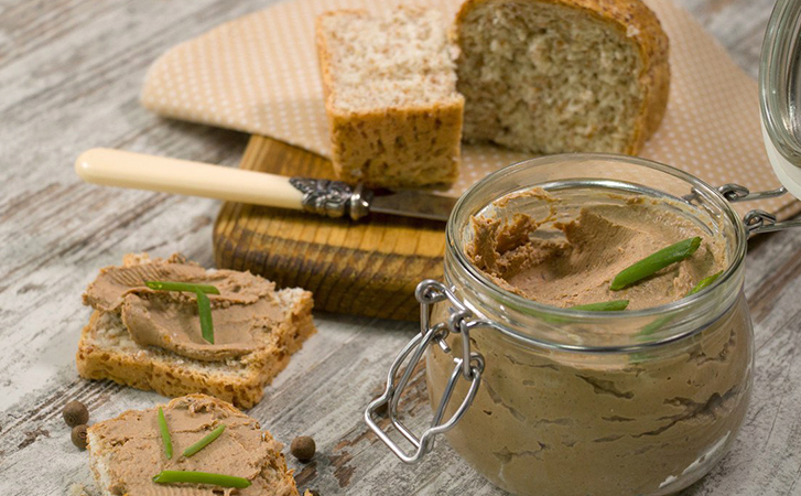 Паштет из куриной печени нежнее масла. Повторяем рецепт французского повара, как он делал на продажу