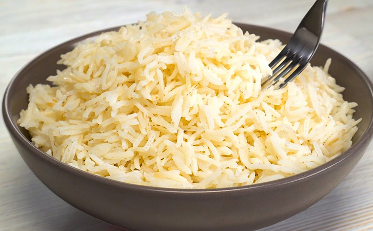 Всегда рассыпчатый рис за 15 минут: хитрость в том, что перед варкой быстро обжариваем