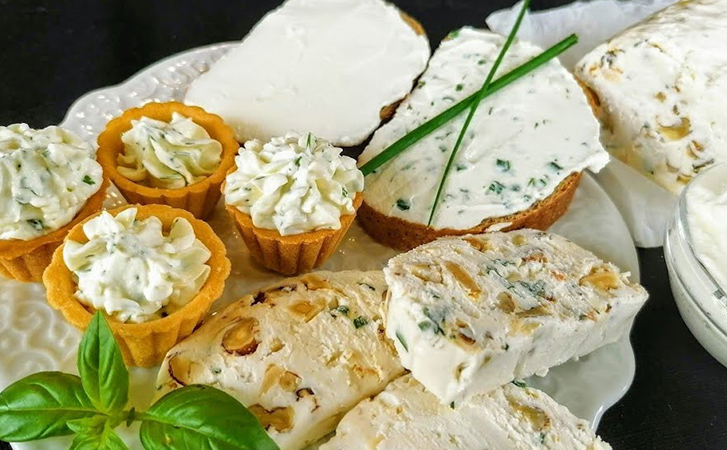Турецкий сливочный сыр как подают в отелях на завтрак: 3 ингредиента и 20 минут у плиты