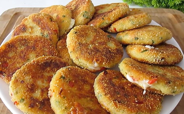 Картофельные котлеты по рецепту из Турции: внутри сыр, поэтому они сочные даже при разогреве
