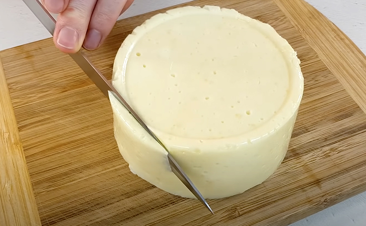 Варим твердый сыр за 10 минут. Только молоко и творог, фермент не нужен