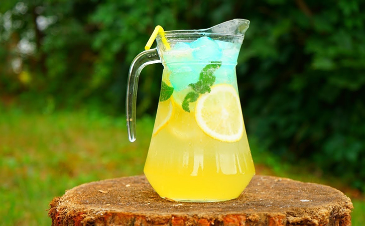 Домашний лимонад за 5 минут по рецепту из Туниса: на литр напитка уходит всего 2 лимона