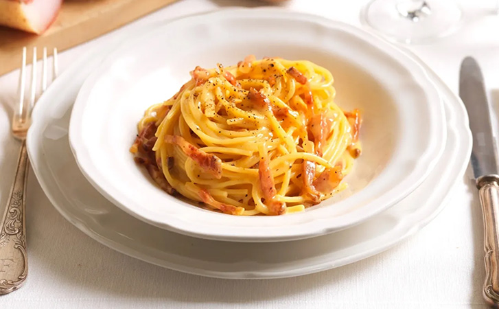 Настоящая карбонара без грамма сливок: готовим как подают в ресторанах Италии. Итальянцы едят ее на ночь и не толстеют