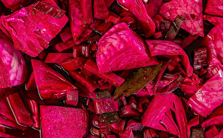 Красная квашена капуста из Тбилиси: пробуем рецепт, который в Грузии берегут для своих и друзей