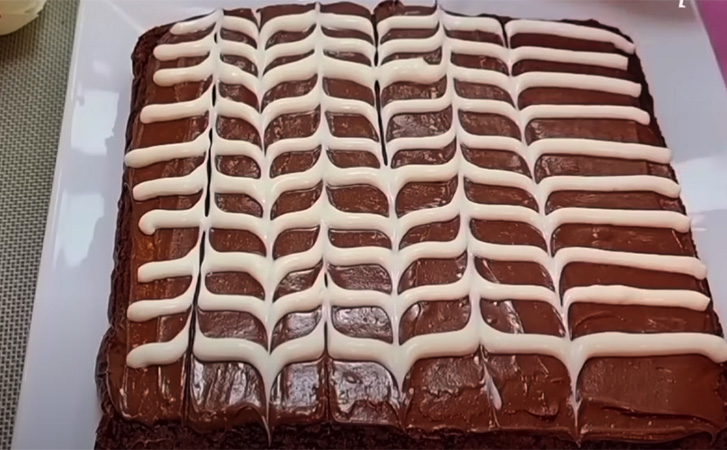 Шоколадный торт за 15 минут у плиты. Рецепт придумали в СССР, а в основе теста - свекла