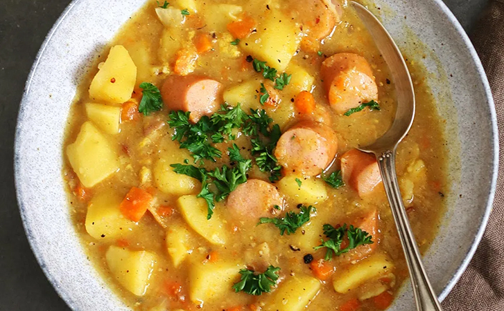 Картофельный суп по-немецки за 30 минут. Мяса внутри 100 граммов, но кажется, словно его в 10 раз больше