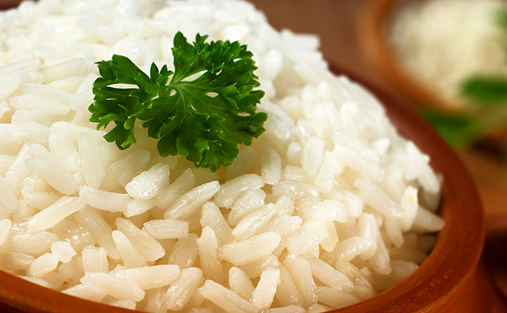 Рис каждый раз получается рассыпчатым, зерно к зерну. Секрет в том, что перед варкой его обжариваем 3 минуты
