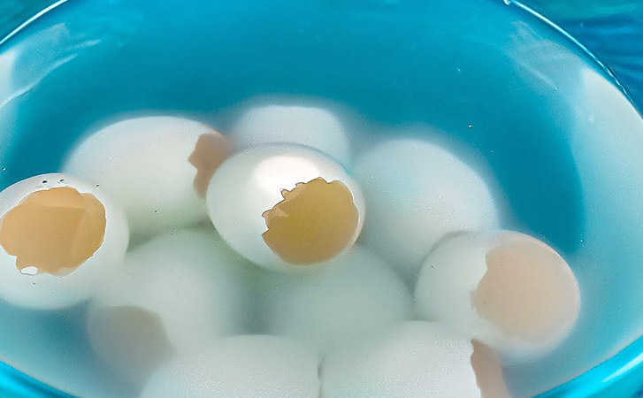 Превращаем яйца в заливной десерт на праздник. Делаем прямо внутри скорлупы