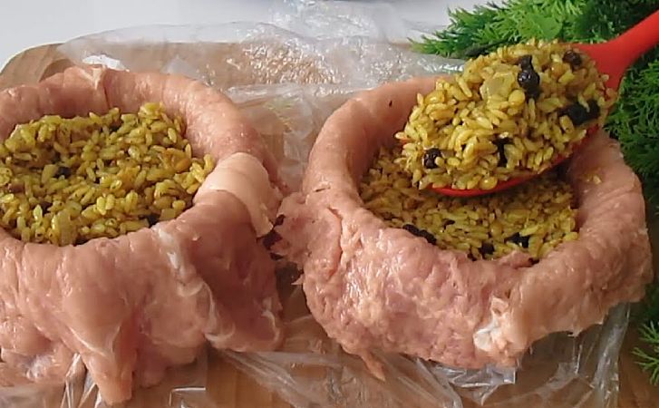 Фаршированная курица по-восточному, как ели в османских дворцах. Она здесь вместо теста, а внутри почти плов