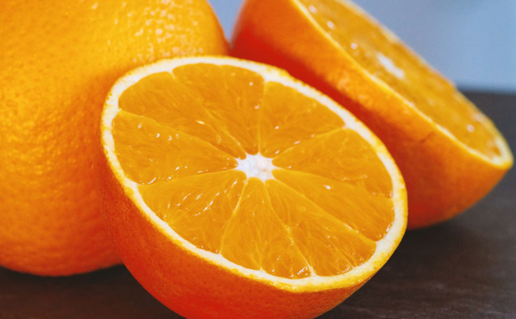 Имбирь, морковь и 1 апельсин. Взбиваем с йогуртом и получаем витаминный заряд