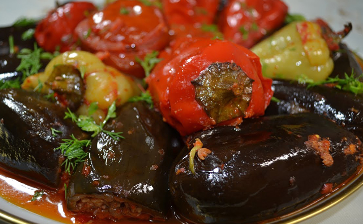 Азербайджанская долма: быстрый рецепт на 10 минут. Можно фаршировать перцы, кабачки и помидоры
